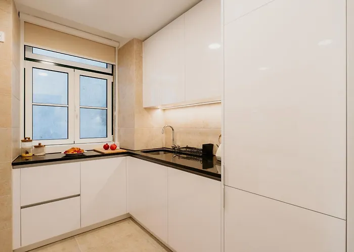 Mary Pink - No 3a - Glowing Two-bedroom *