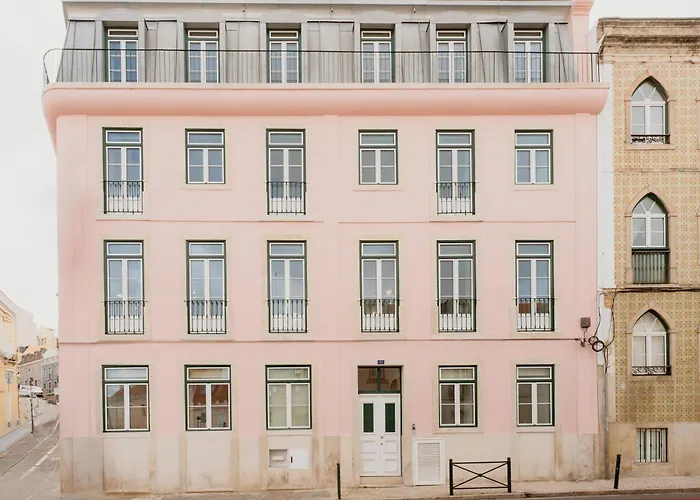 Mary Pink - No 3a - Glowing Two-bedroom * Lizbona