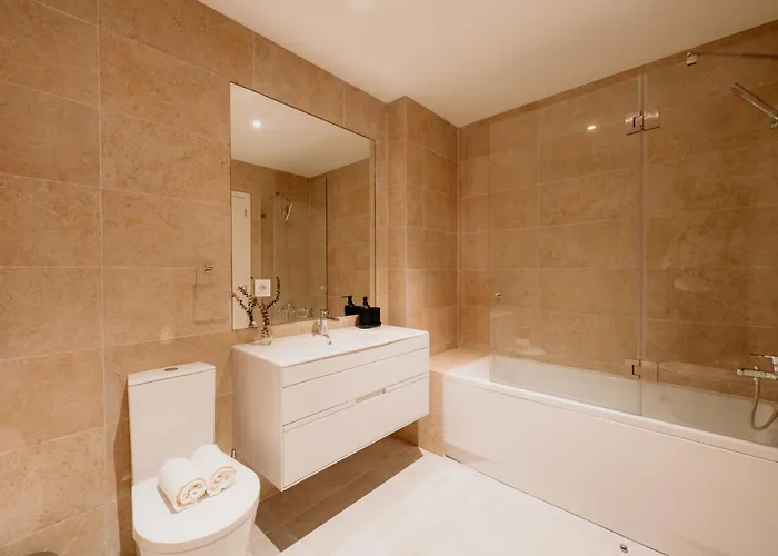 Mary Pink - No 3a - Glowing Two-bedroom Apartament *